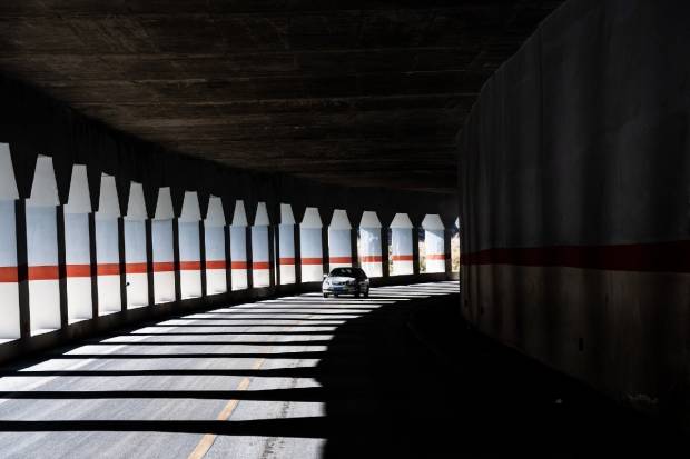 Cómo conducir por un túnel: evita riesgos y el efecto pantalla