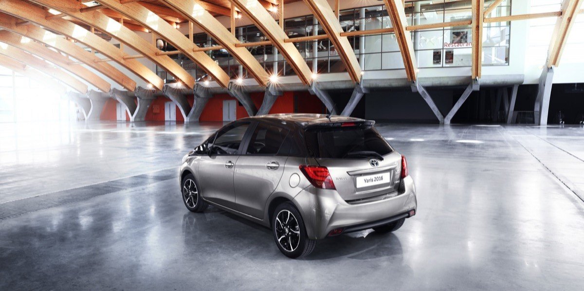 Toyota mejora la gama Yaris para 2016