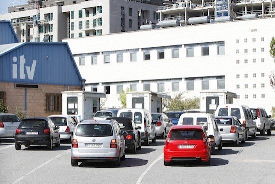 ITV: ¿Puedo pasarla sin seguro del coche?
