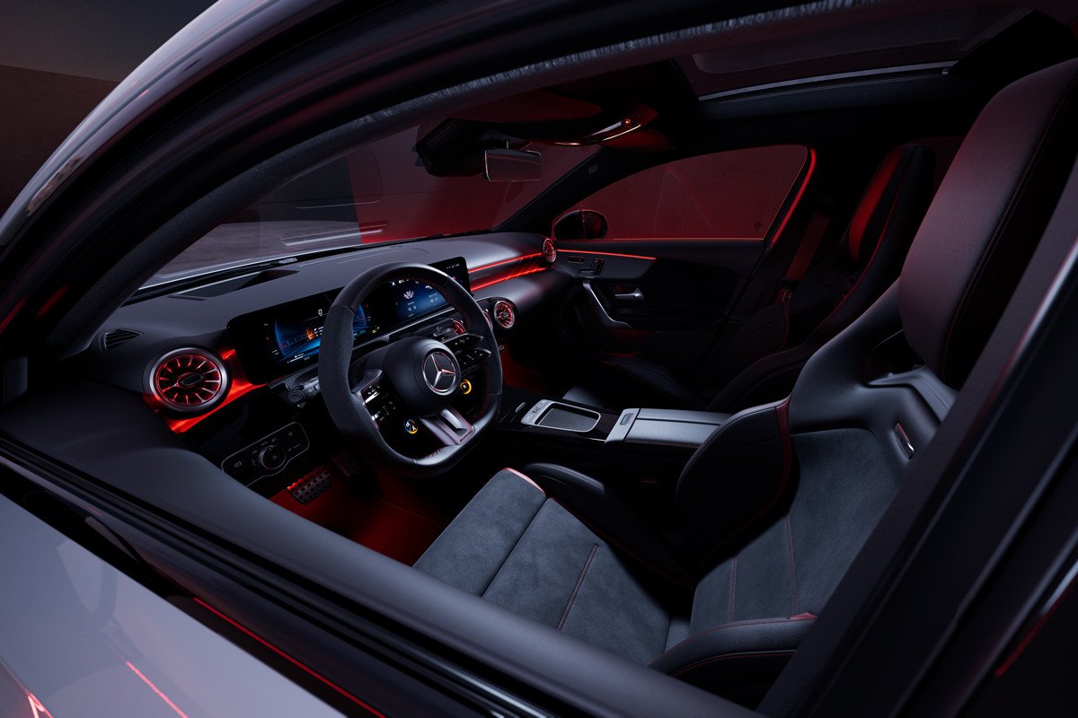 Se presentan los nuevos Mercedes Clase A y A Sedan: fotos y nuevos motores