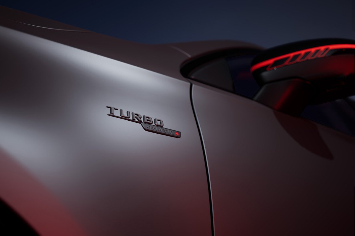 Se presentan los nuevos Mercedes Clase A y A Sedan: fotos y nuevos motores