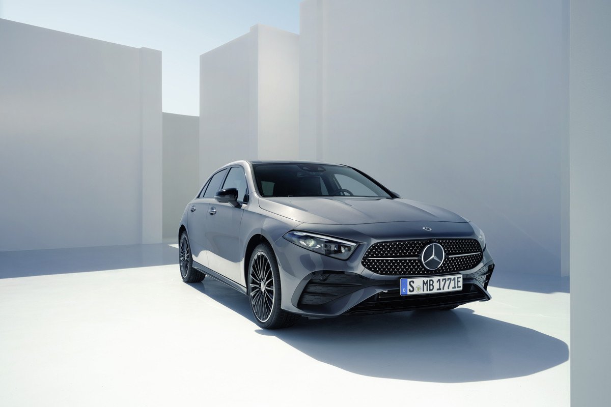 Se presentan los nuevos Mercedes Clase A y A Sedan: fotos y nuevos motores
