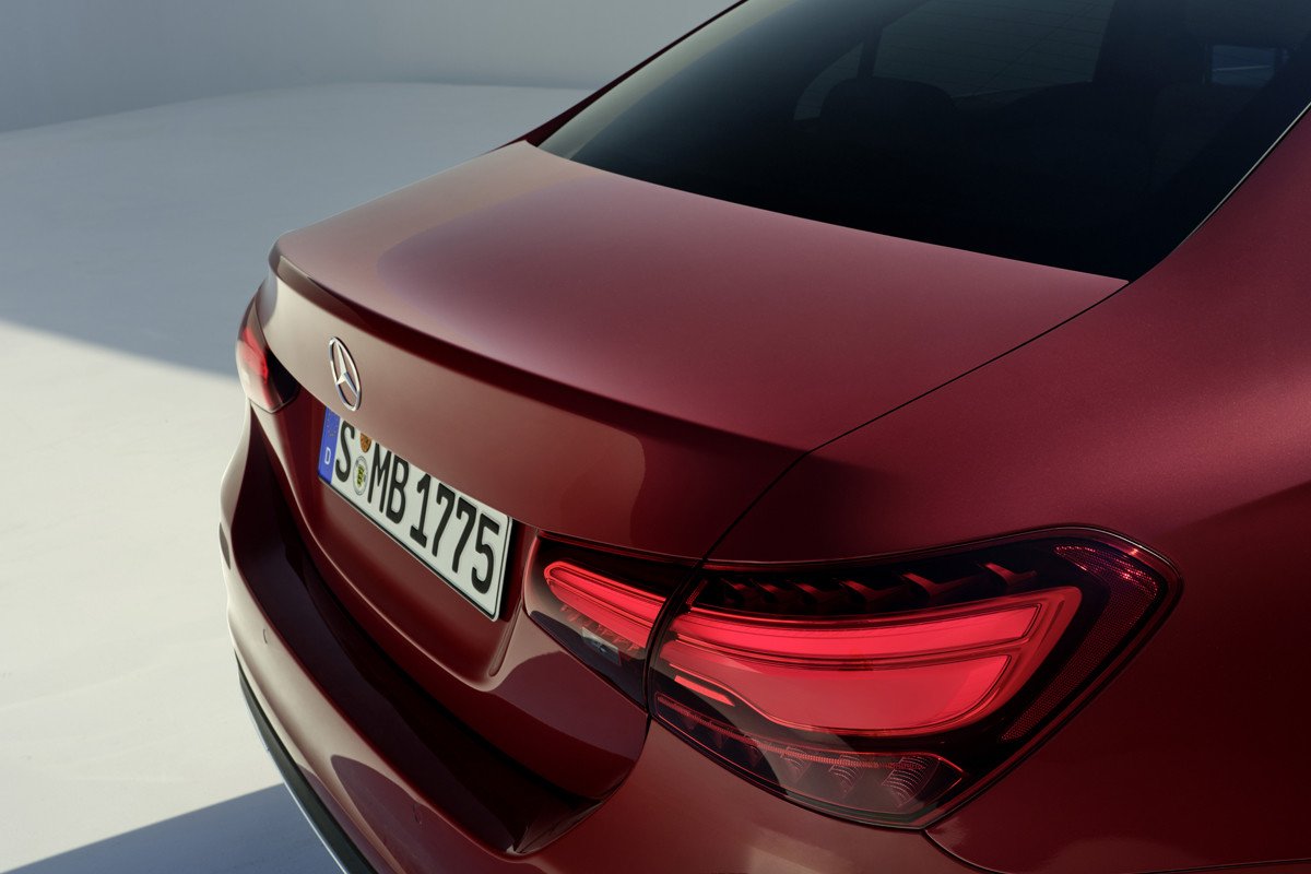 Se presentan los nuevos Mercedes Clase A y A Sedan: fotos y nuevos motores