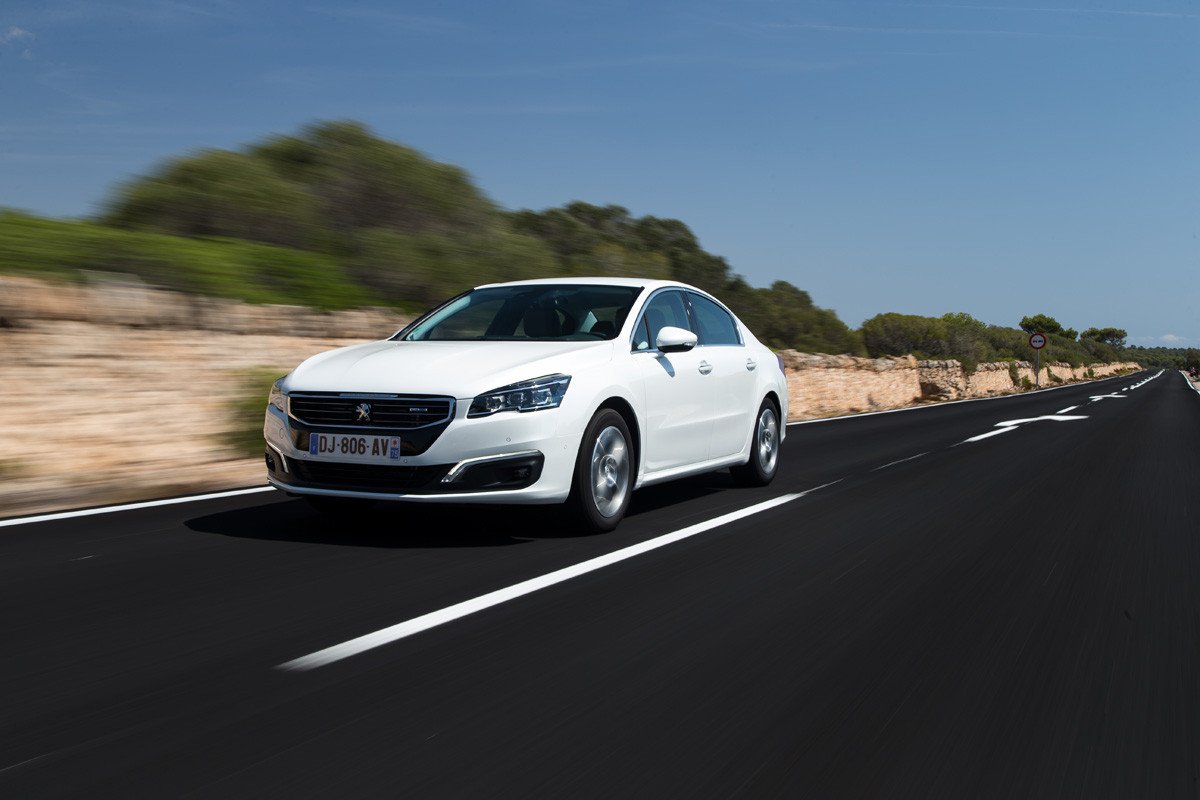 Nuevo Peugeot 508: nueva cara, más equipamiento y menos consumo