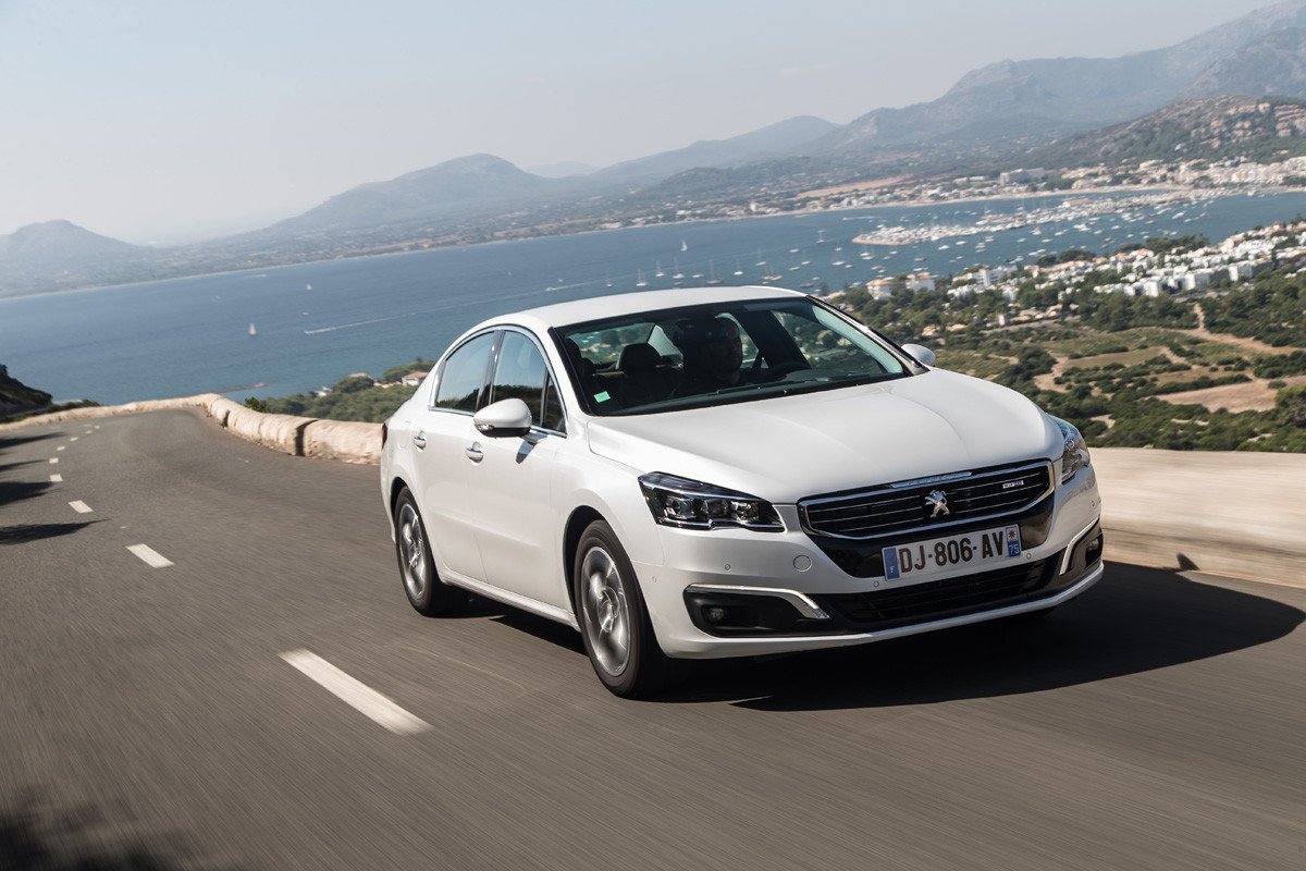 Nuevo Peugeot 508: nueva cara, más equipamiento y menos consumo