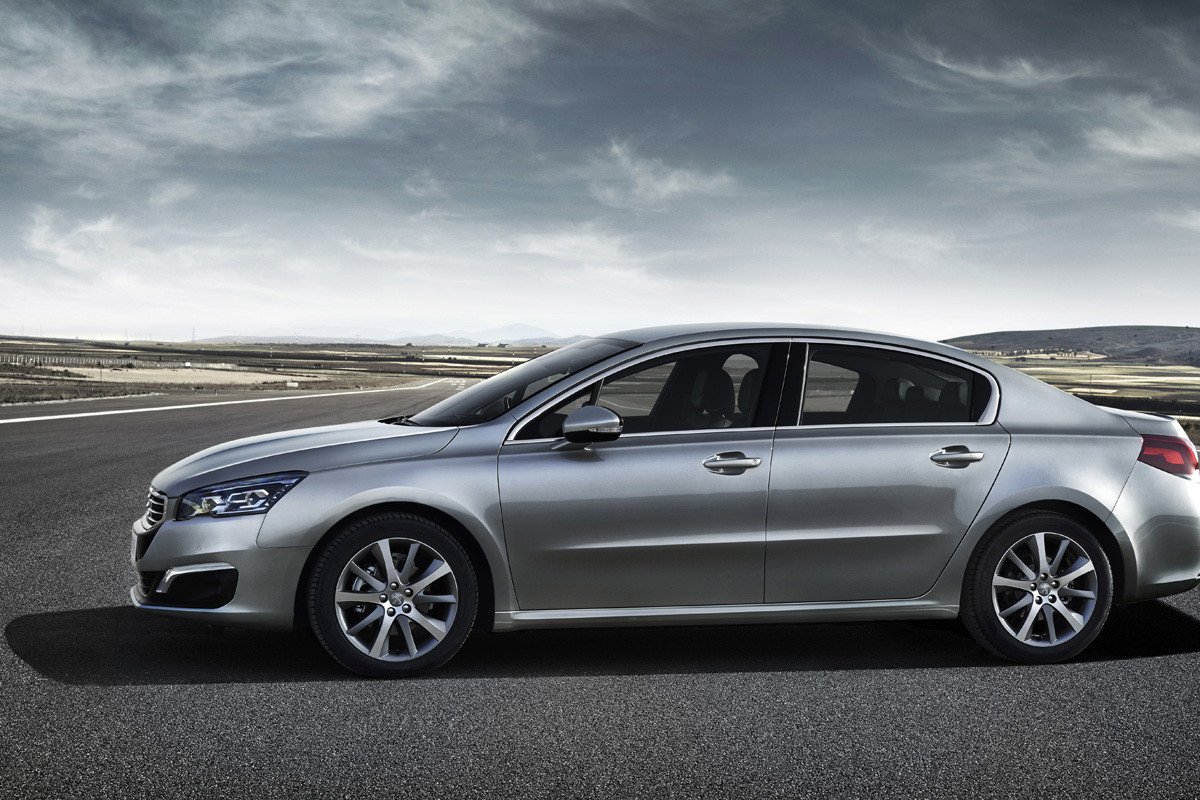 Nuevo Peugeot 508: nueva cara, más equipamiento y menos consumo