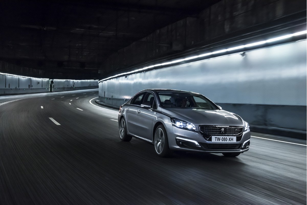 Nuevo Peugeot 508: nueva cara, más equipamiento y menos consumo