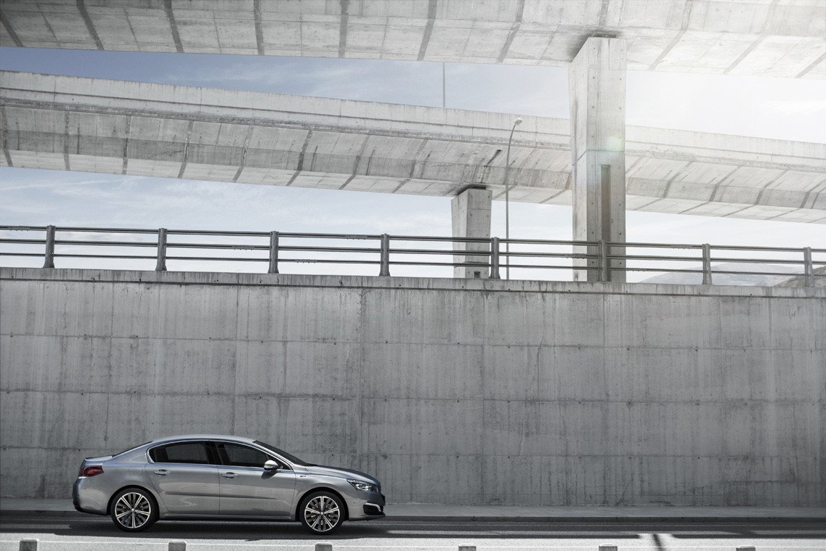 Nuevo Peugeot 508: nueva cara, más equipamiento y menos consumo