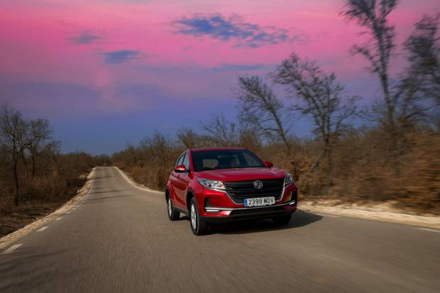 Prueba DFSK 500: el SUV que viene a luchar con el MG ZS y el Dacia Duster