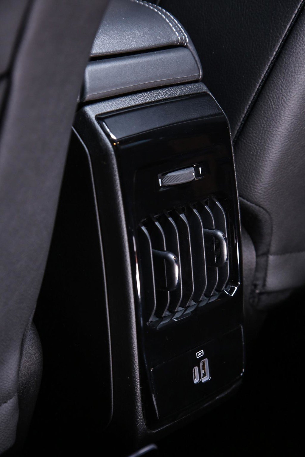 Nuevo Jeep Compass: casi igual por fuera y revolución interior