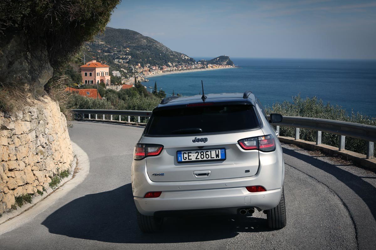 Nuevo Jeep Compass: casi igual por fuera y revolución interior