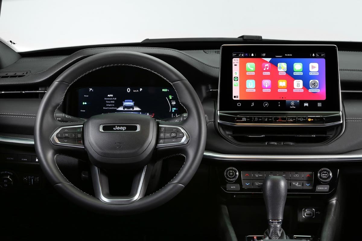 Nuevo Jeep Compass: casi igual por fuera y revolución interior