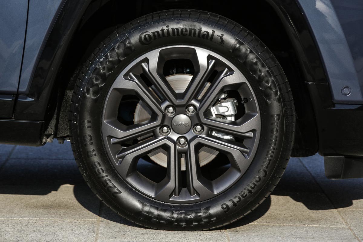 Nuevo Jeep Compass: casi igual por fuera y revolución interior