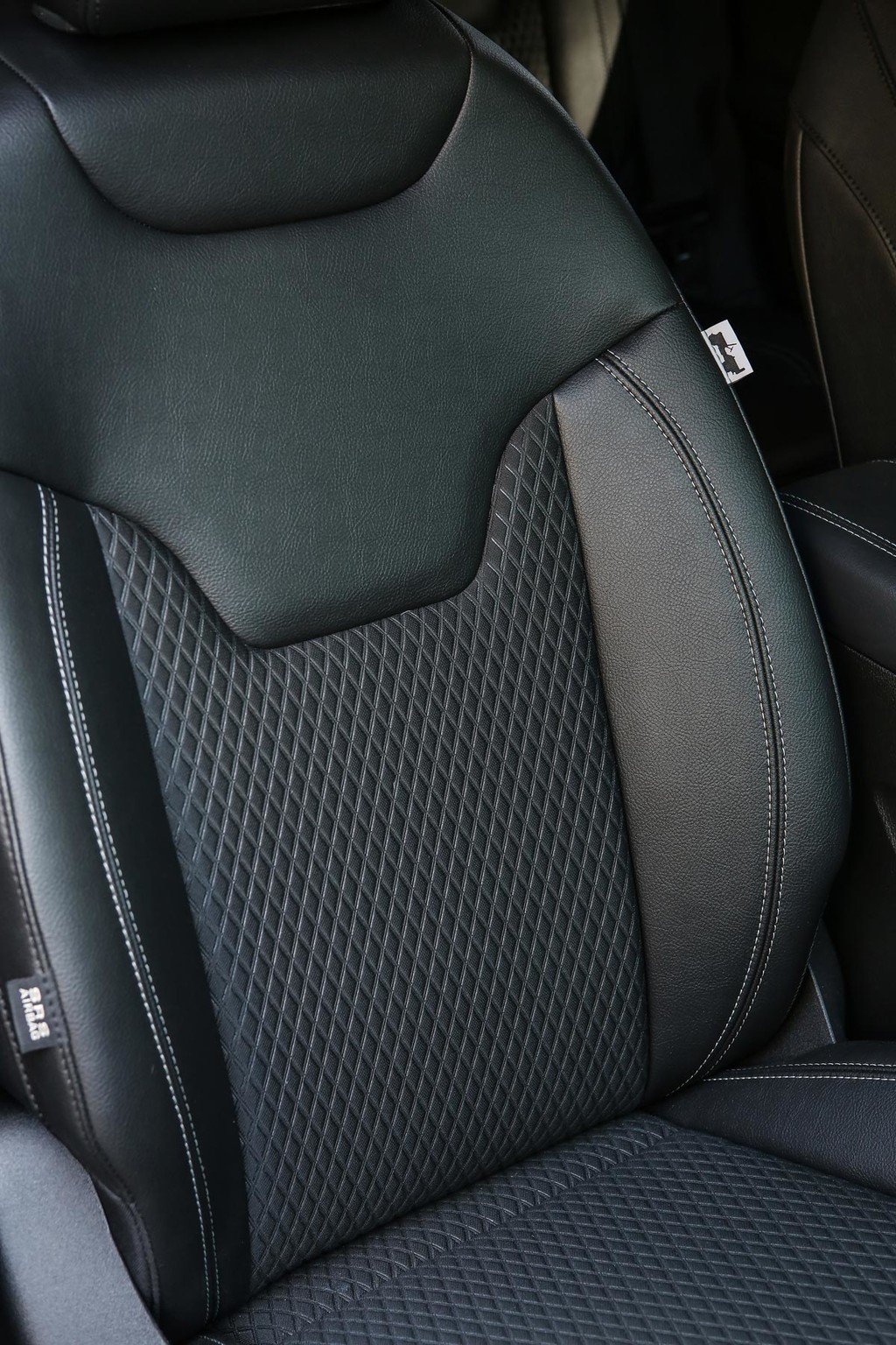 Nuevo Jeep Compass: casi igual por fuera y revolución interior