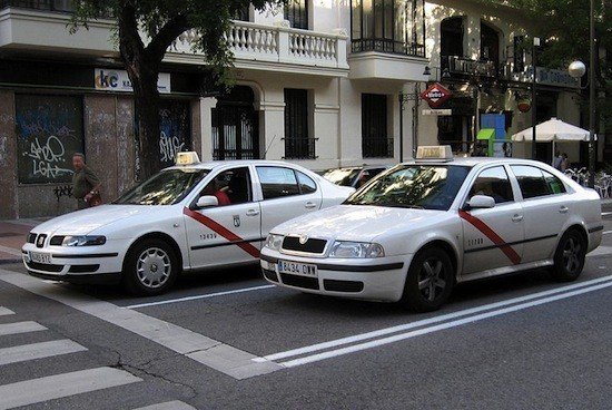 El gremio de los taxis denuncia un pacto de precios de las ITV’s