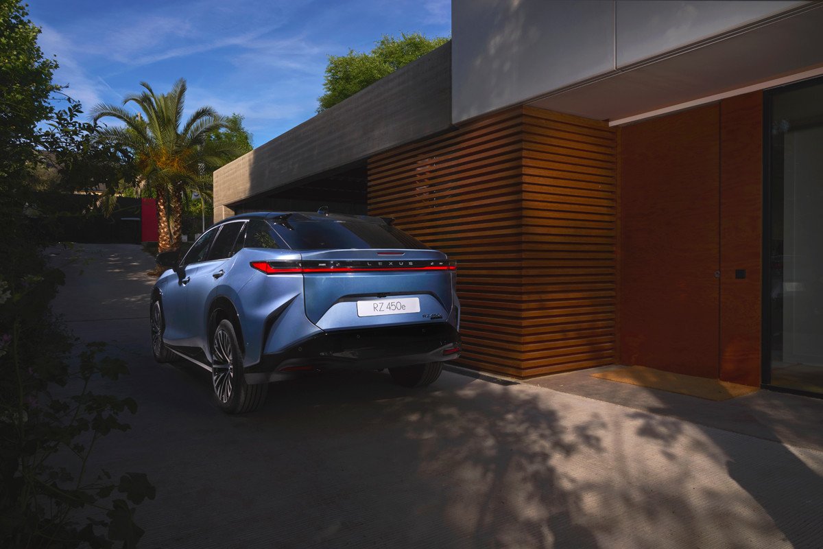 Nos montamos por primera vez en el Lexus RZ: aquí nuestras impresiones y precios