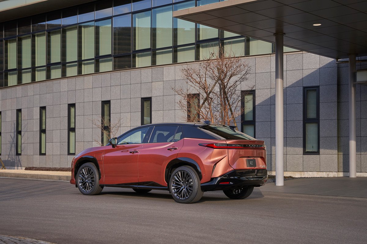 Nos montamos por primera vez en el Lexus RZ: aquí nuestras impresiones y precios