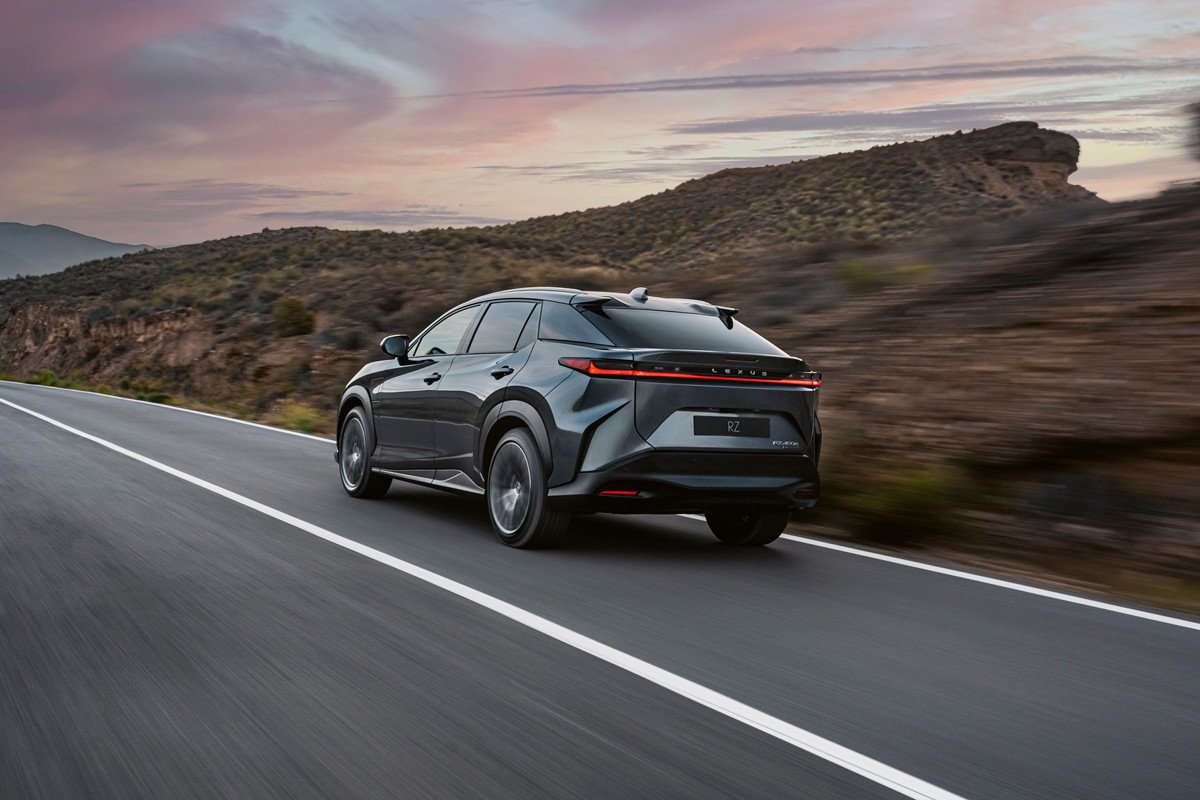 Nos montamos por primera vez en el Lexus RZ: aquí nuestras impresiones y precios
