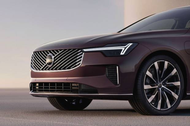 Volvo S90 2025: la berlina sueca con etiqueta eco y cero actualizada primero para China