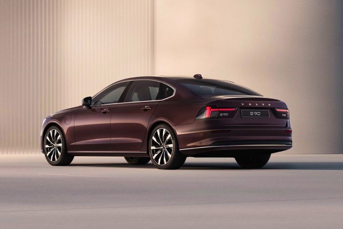 Volvo S90 2025