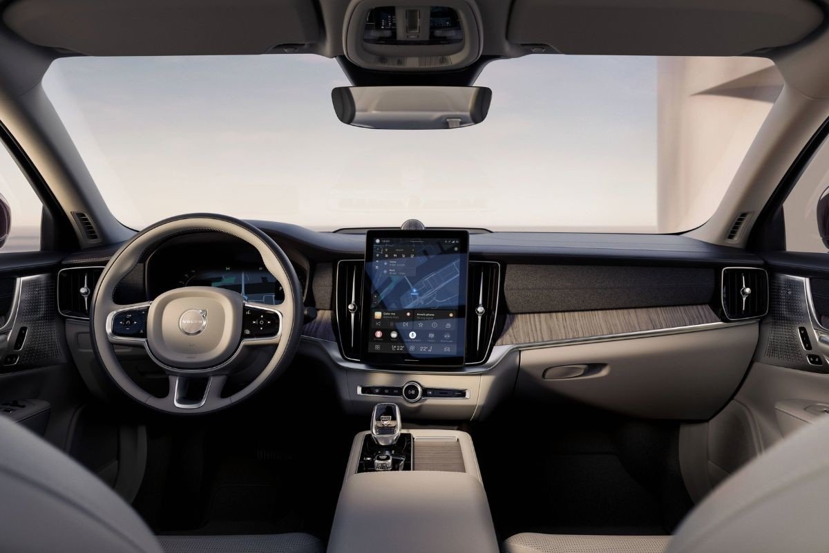 Volvo S90 2025