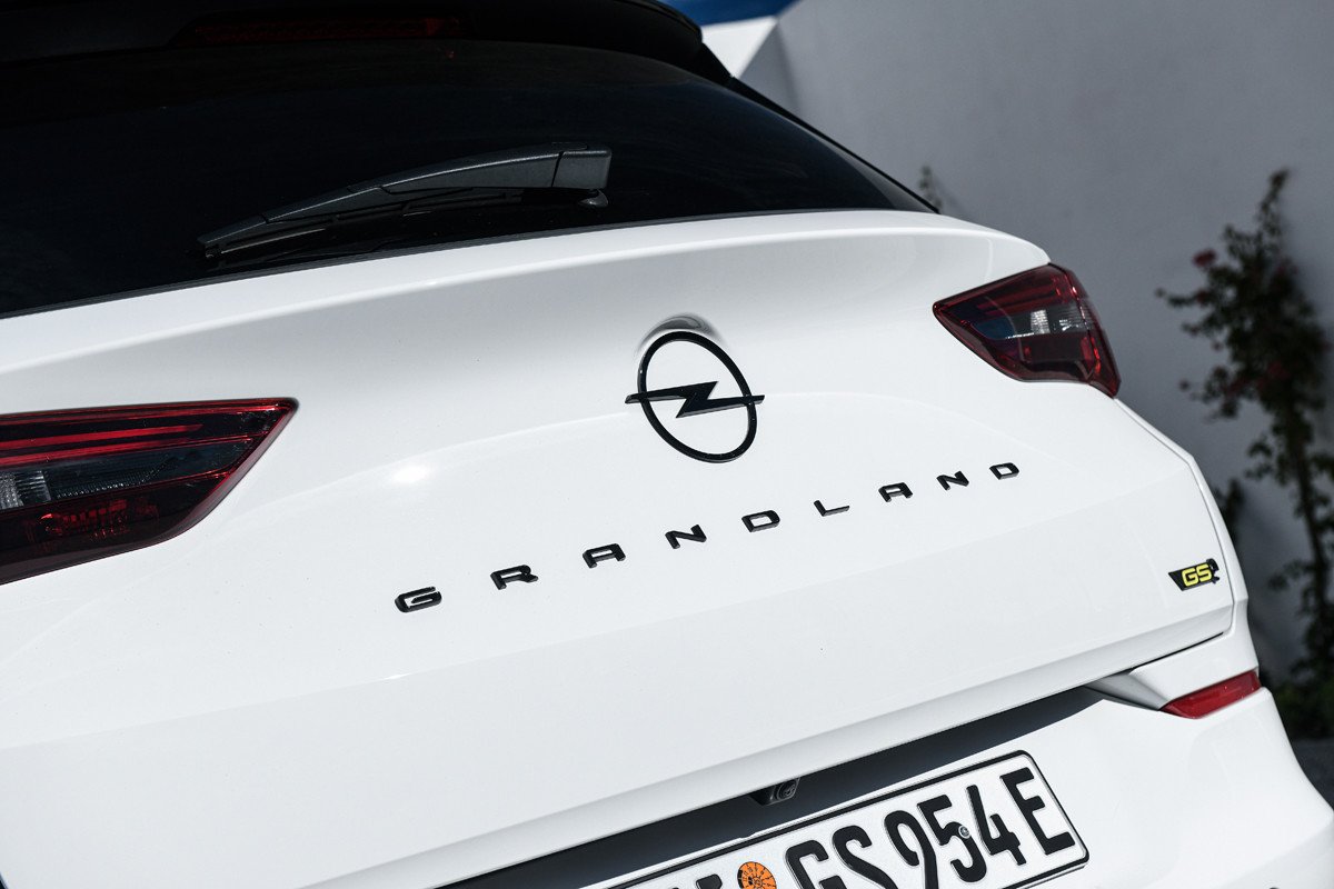 Prueba Opel Astra y Grandland GSe: deportividad y eficiencia a partes iguales