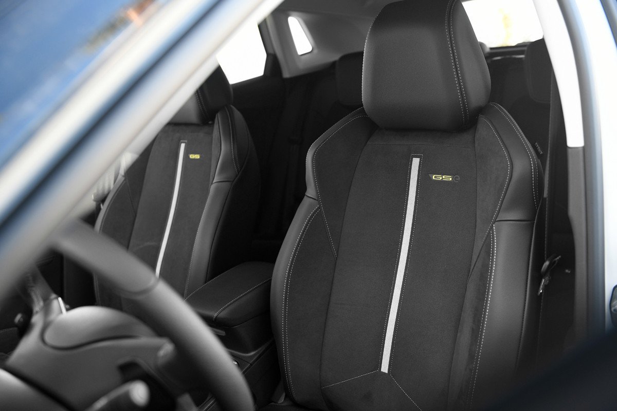 Prueba Opel Astra y Grandland GSe: deportividad y eficiencia a partes iguales