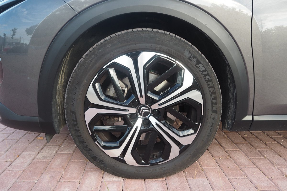 Prueba y opinión del Citroën C5 X: habitabilidad, precio y autonomía del Plug-in Hybrid