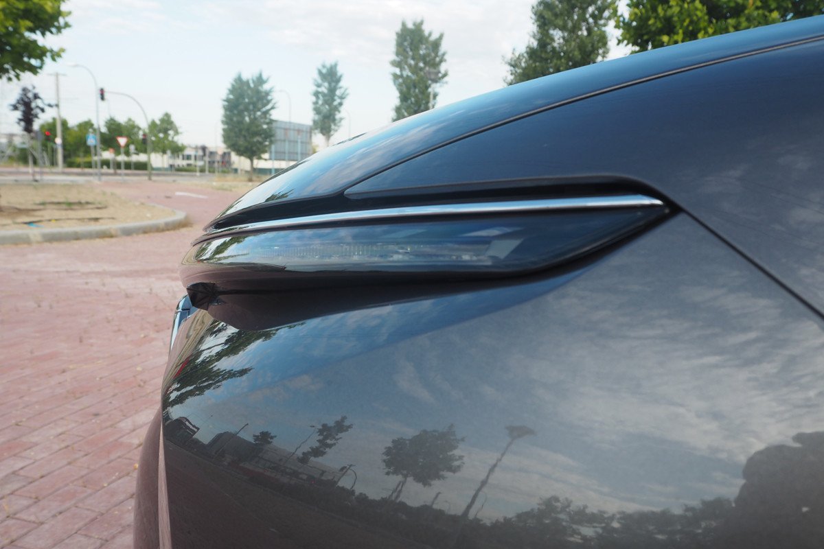 Prueba y opinión del Citroën C5 X: habitabilidad, precio y autonomía del Plug-in Hybrid