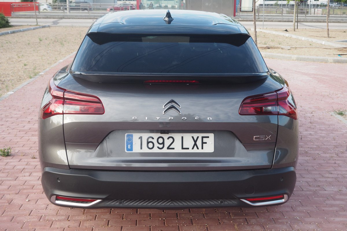Prueba y opinión del Citroën C5 X: habitabilidad, precio y autonomía del Plug-in Hybrid