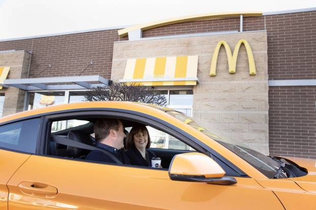 Desescalada: ¿puedo ir a comprar comida rápida en coche en la fase 1?