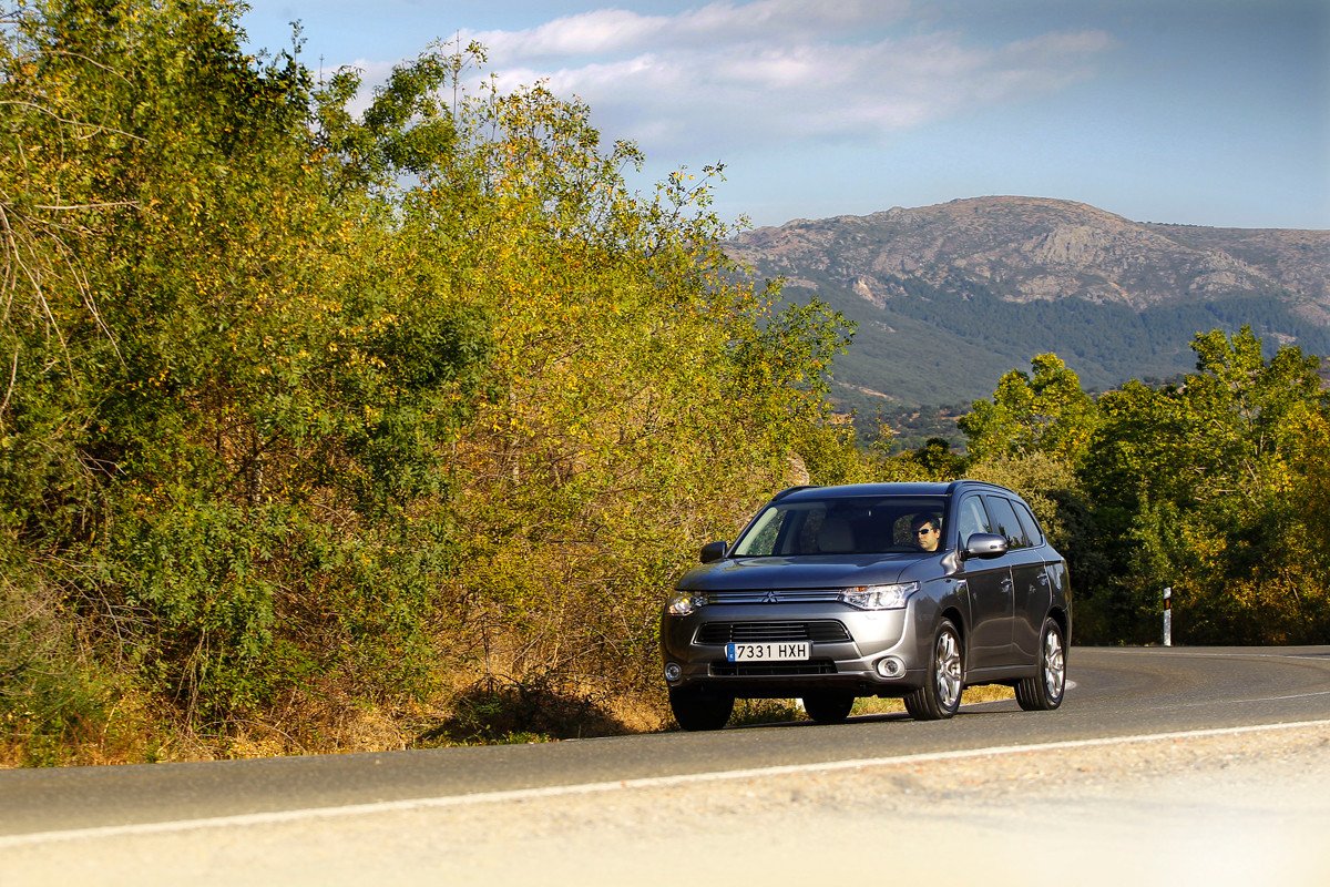 Prueba Mitsubishi Outlander PHEV, ¿Es mejor que el diésel?