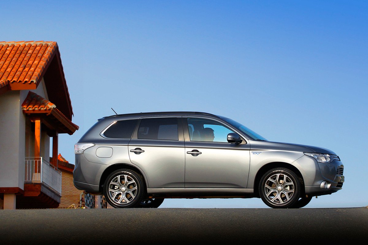 Prueba Mitsubishi Outlander PHEV, ¿Es mejor que el diésel?