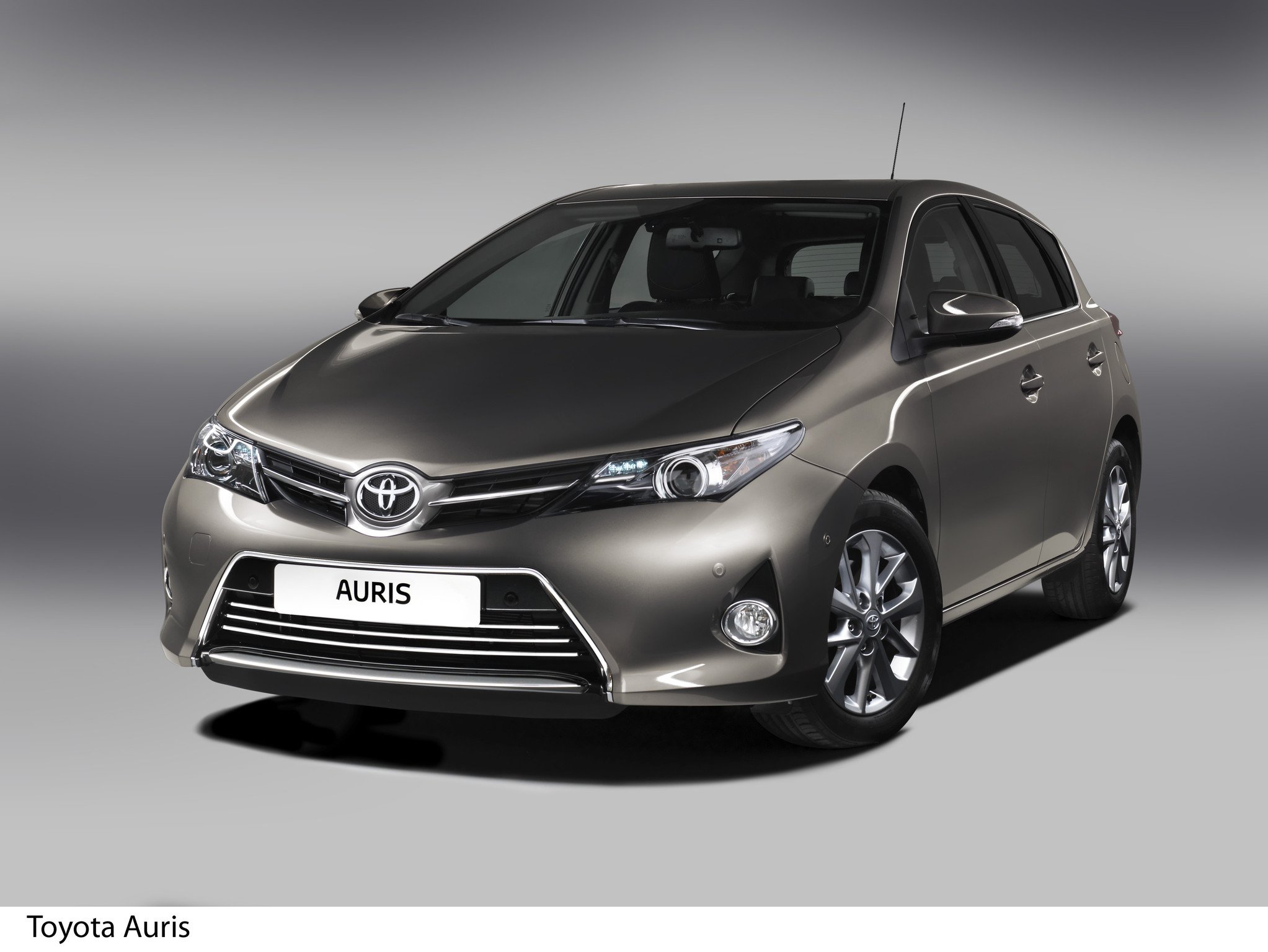 Nuevo Toyota Auris, más dinámico y eficiente