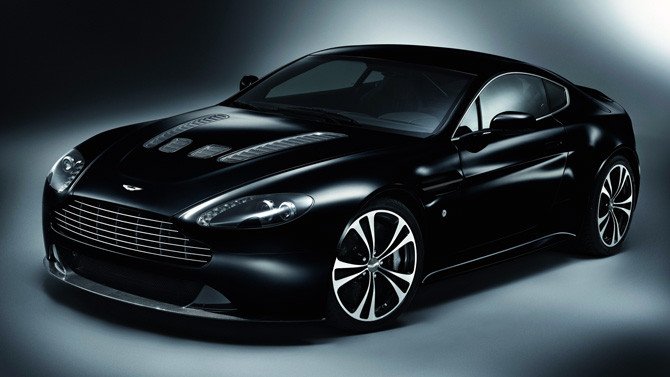 Aston Martin DBS y Vantage Color Negro Carbón