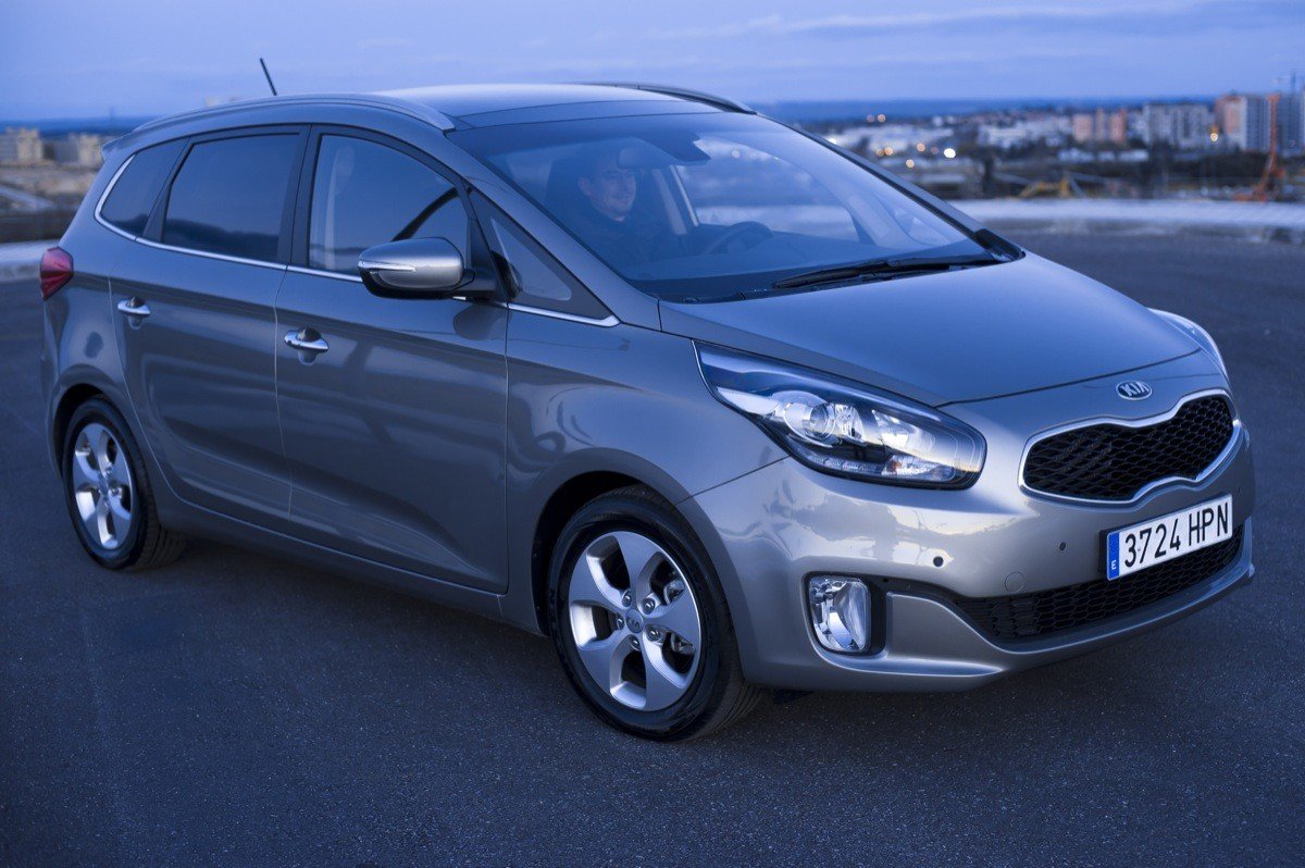 Kia Carens 2013, ya disponible en España a un precio desde 14.740 €