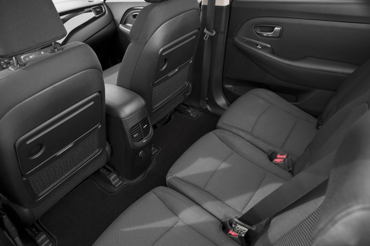 Kia Carens 2013, ya disponible en España a un precio desde 14.740 €