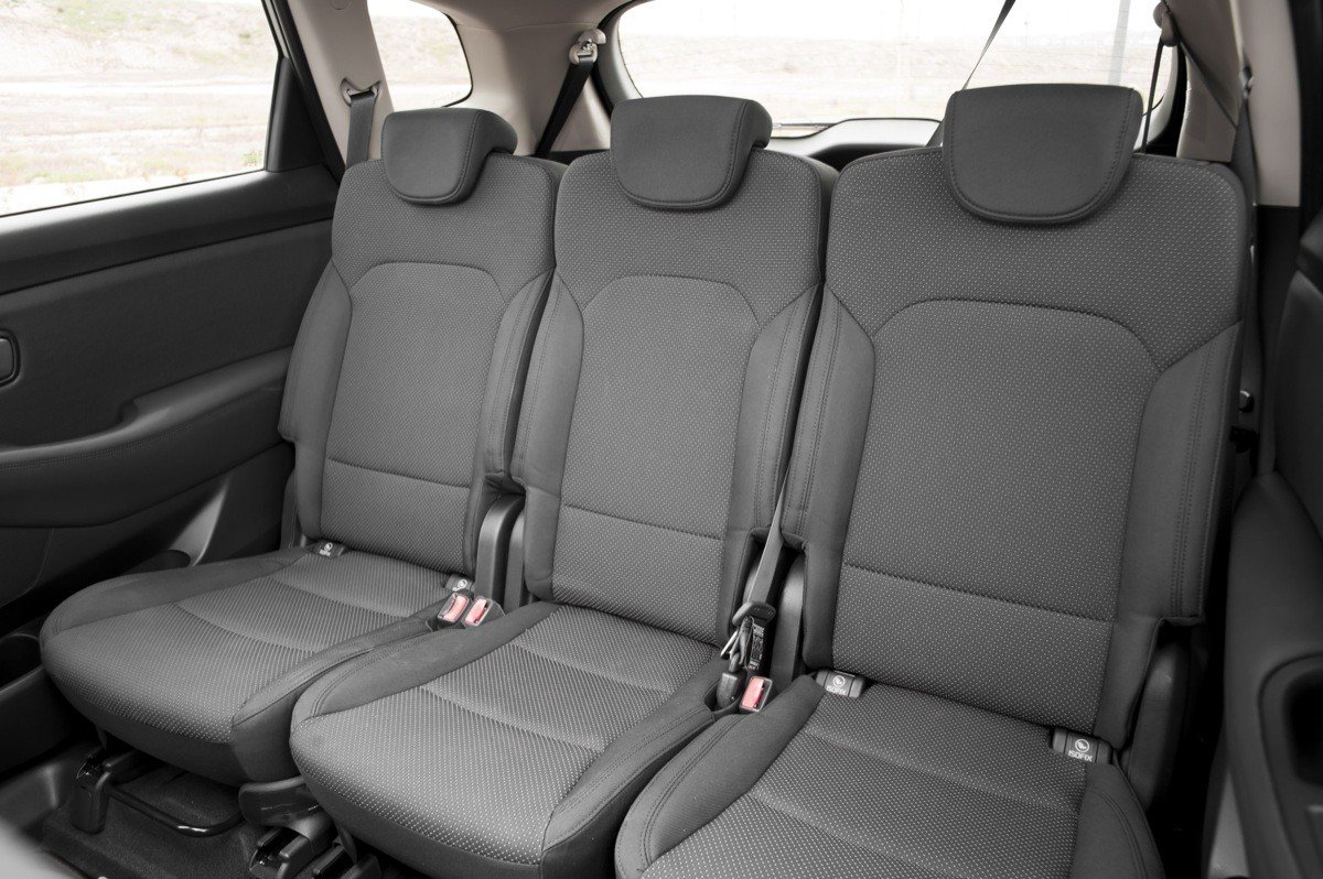Kia Carens 2013, ya disponible en España a un precio desde 14.740 €