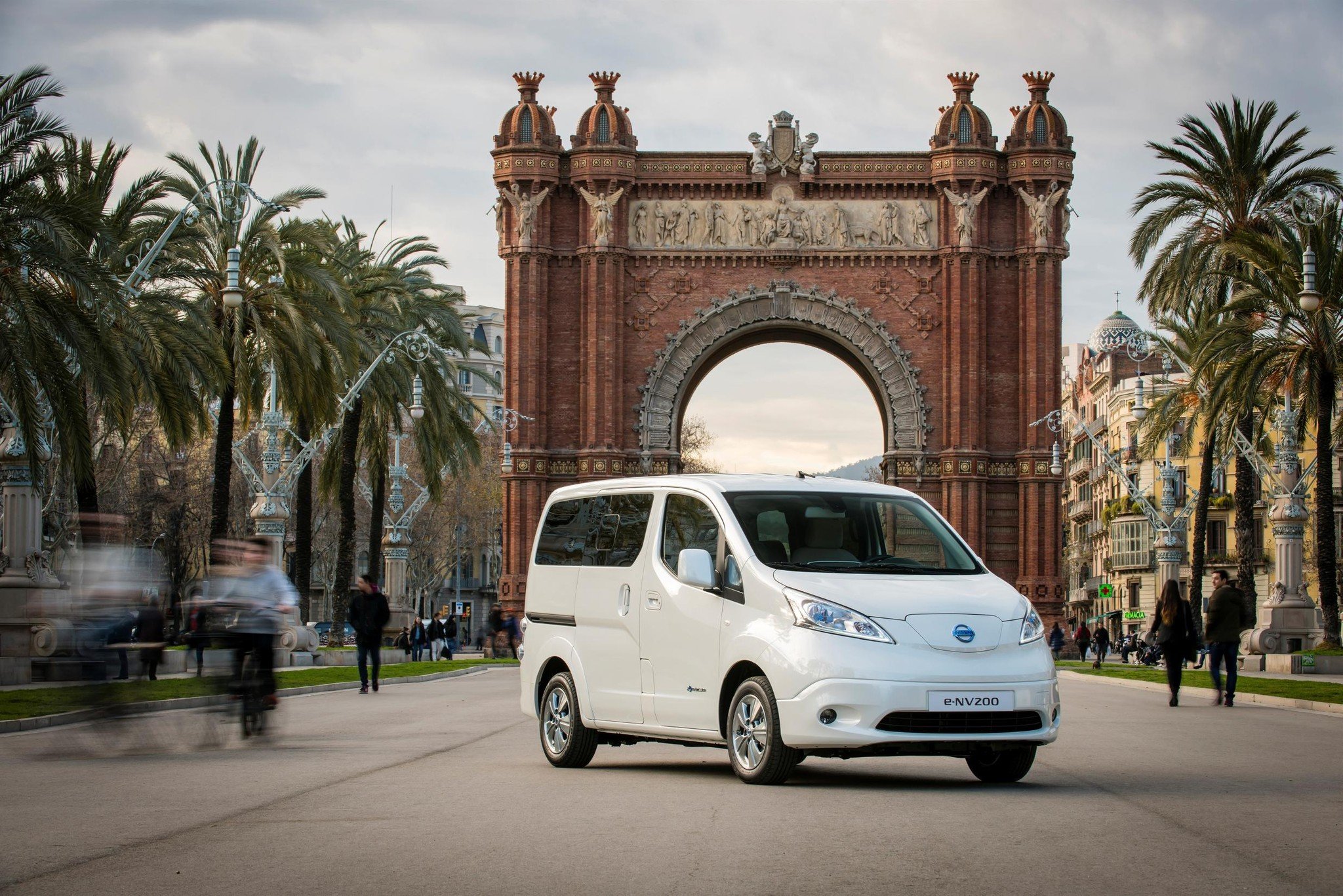 Eléctrico para siete: comienza la fabricación del E-NV200