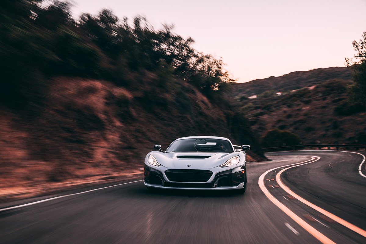 Rimac Nevera se convierte en el eléctrico más rápido del mundo. Así llegó a 412 km/h