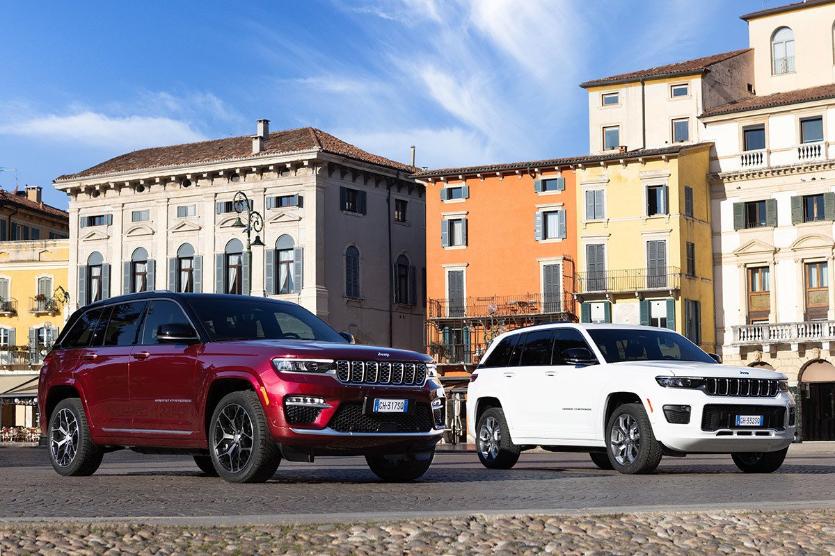 Nuevo Jeep Grand Cherokee 4xe, desde 699 euros al mes.