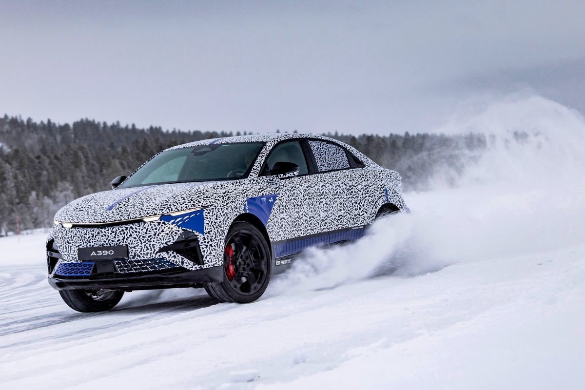 Alpine A390