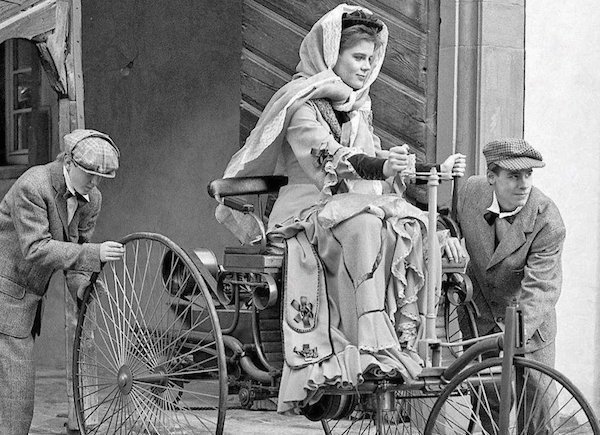 mujeres al volante sufre agresividad
