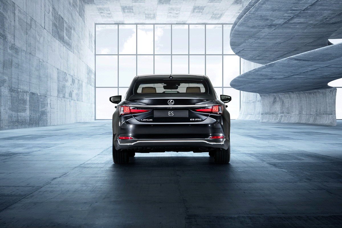 Lexus ES 300h: nuevo sistema híbrido de cuarta generación  Lexus ES 300h: nuevo sistema híbrido de cuarta generación