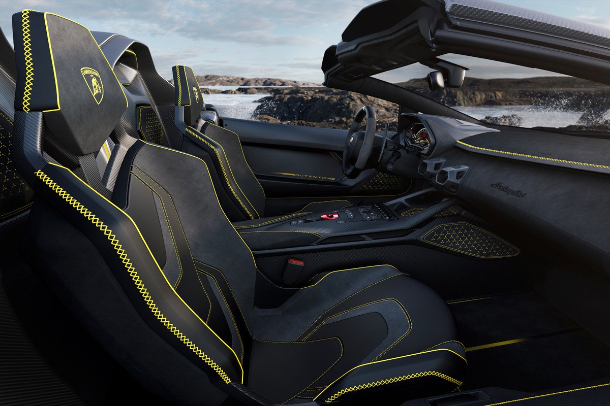 Lamborghini Invencible y Autentica: deportividad extrema como despedida al V12