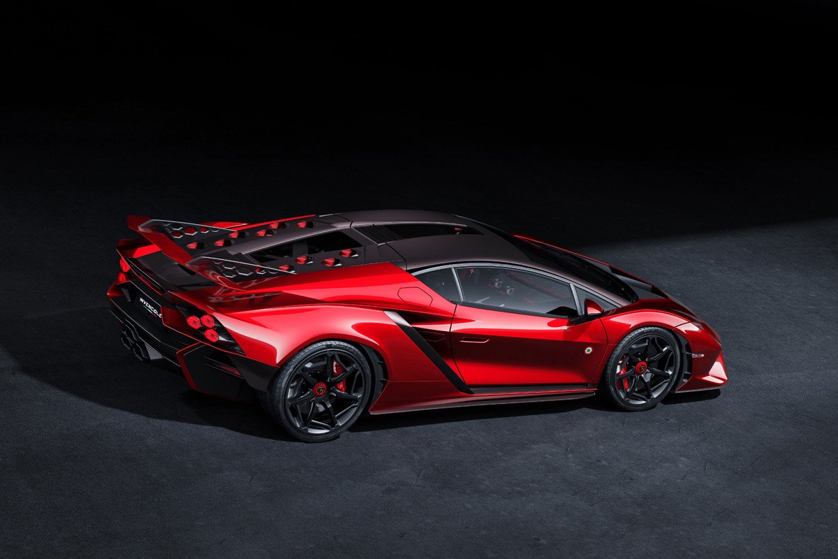 Lamborghini Invencible y Autentica: deportividad extrema como despedida al V12