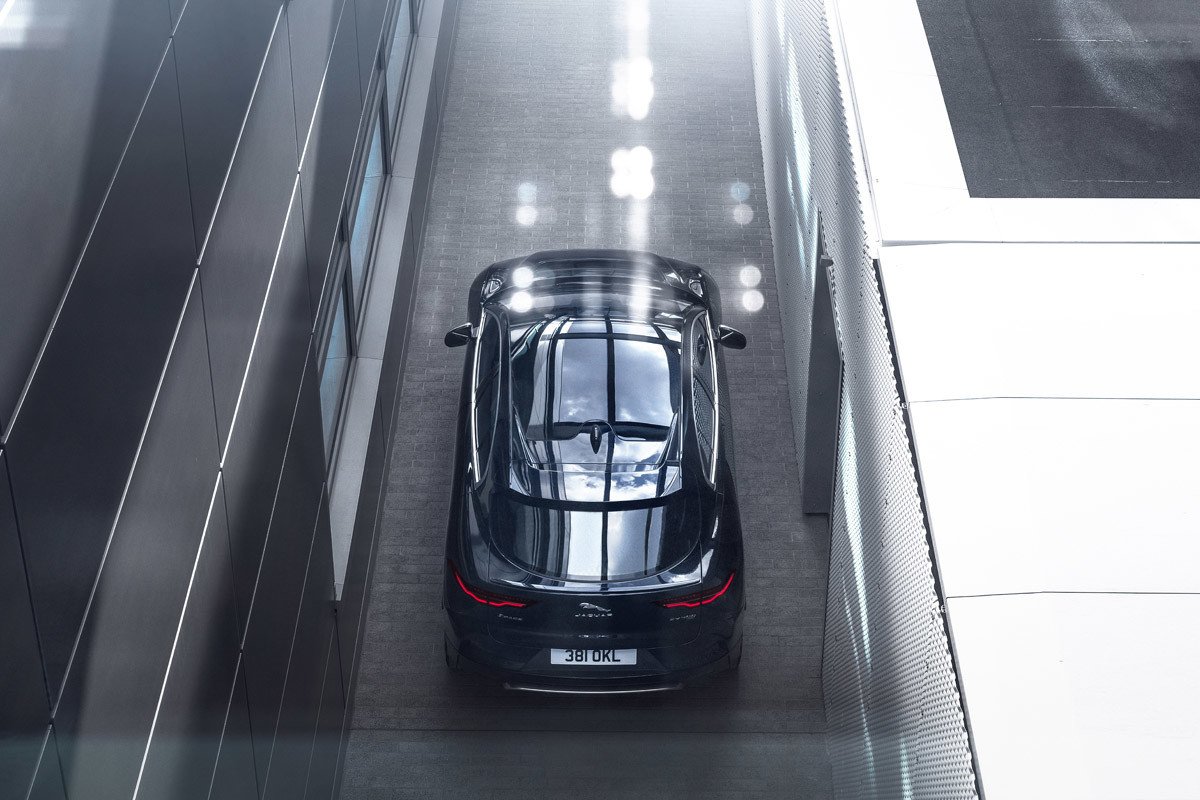 Jaguar I-PACE: estrena equipo multimedia y cargador a bordo más potente