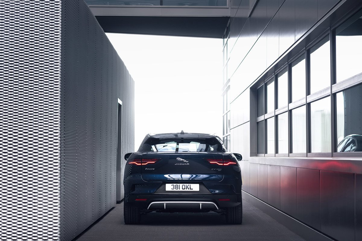 Jaguar I-PACE: estrena equipo multimedia y cargador a bordo más potente