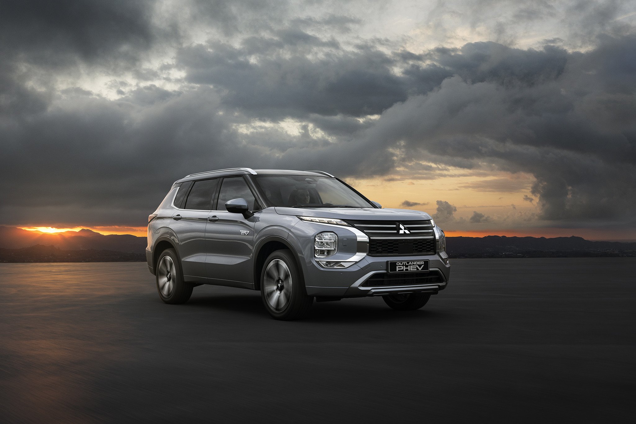 Mitsubishi-Outlander-PHEV