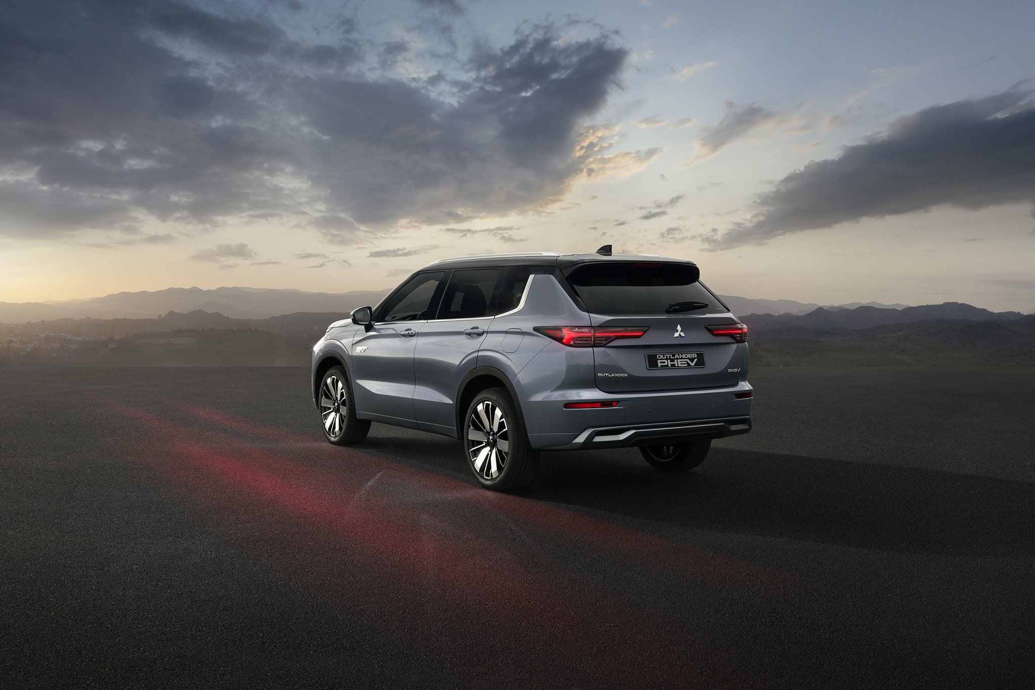 Mitsubishi-Outlander-PHEV